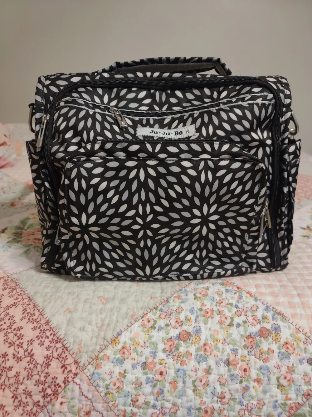 Ju-Ju-Be Black & White Floral Dot Organizer Bag
